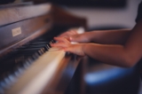 ดนตรีบำบัด (Music Therapy) ประวัติ ทฤษฎี และประโยชน์